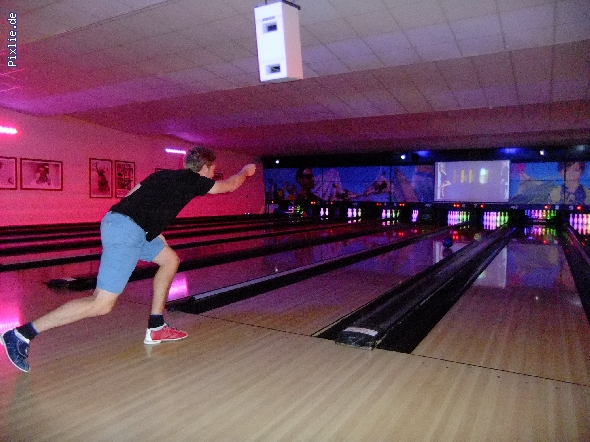 http://www.beruflichesgymnasium.de/pixlie/cache/vs_Bowling_DSCF4467.JPG